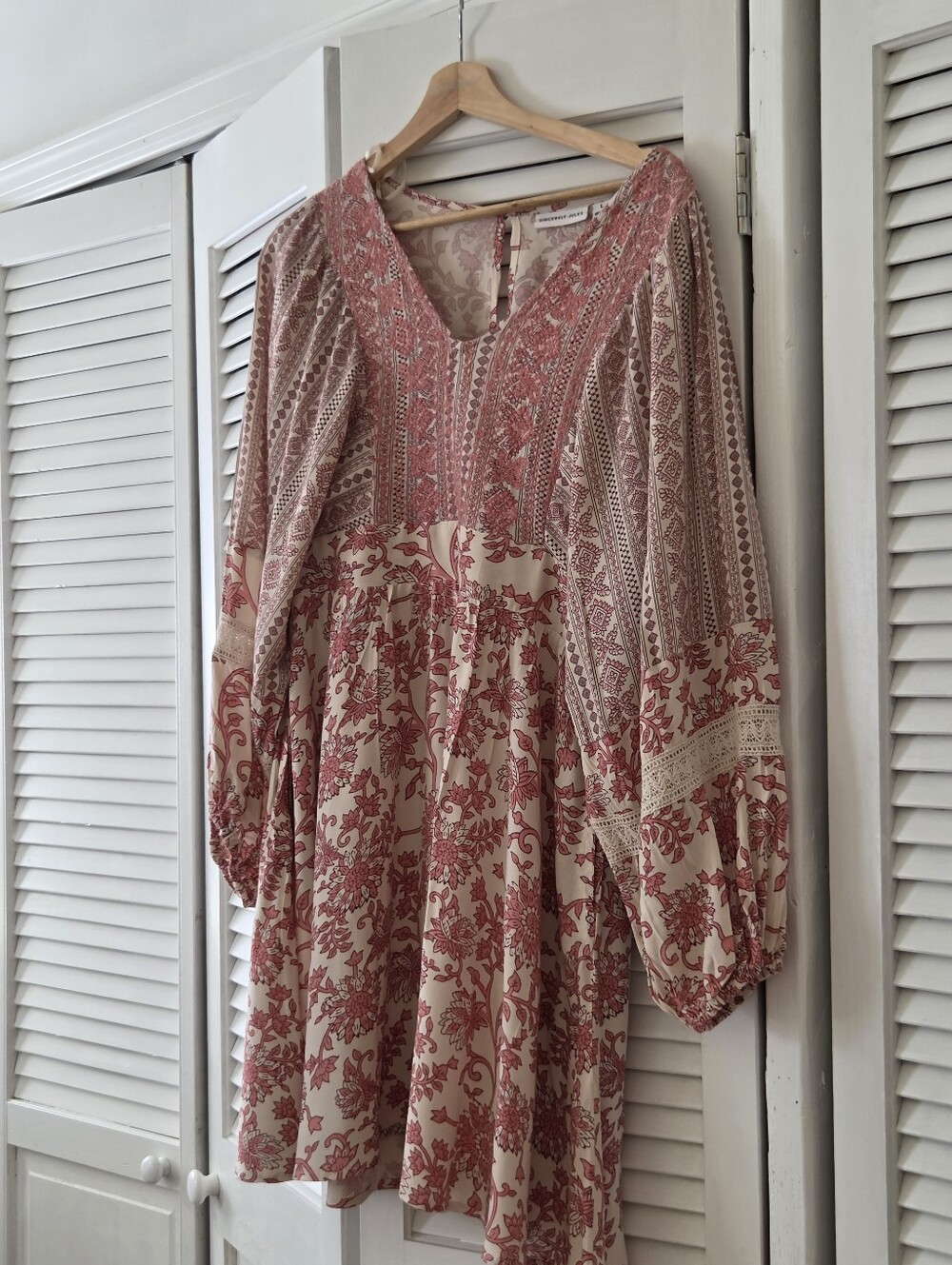 Sincerly Jules Pink Embroidered Floral V-Neck Tunic